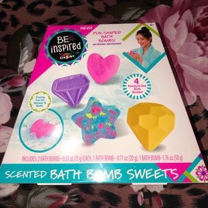 Scented bath bombs